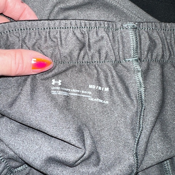 Women’s Under Armour shorts with pockets - Picture 2 of 3